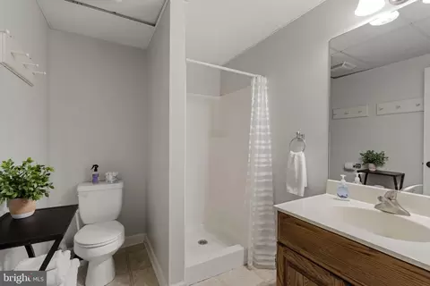 Bath - 837 Ballstown Rd, Lititz, PA 17543 photo 12 of 13