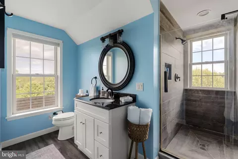 Bath - 837 Ballstown Rd, Lititz, PA 17543 photo 9 of 13