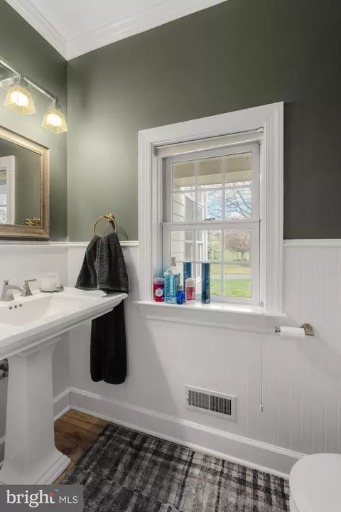 Bath - 837 Ballstown Rd, Lititz, PA 17543 photo 5 of 13