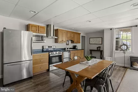 Kitchen - 837 Ballstown Rd, Lititz, PA 17543 photo 8 of 8