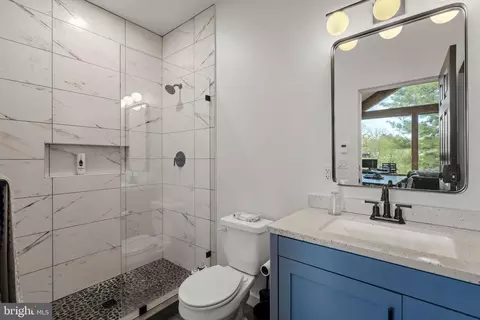 Bath - 837 Ballstown Rd, Lititz, PA 17543 photo 13 of 13