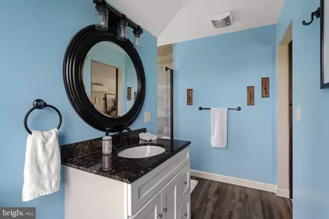 Bath - 837 Ballstown Rd, Lititz, PA 17543 photo 11 of 13