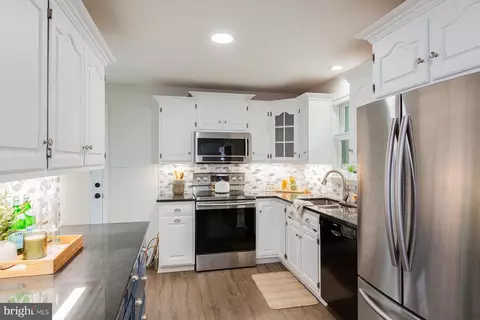 Kitchen - 2848 Kissel Hill Rd, Lititz, PA 17543 photo 1 of 9