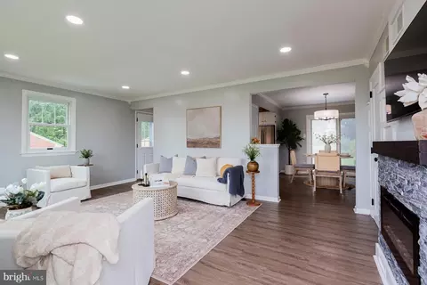 Living - 2848 Kissel Hill Rd, Lititz, PA 17543 photo 1 of 3