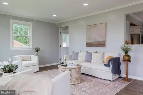 Living - 2848 Kissel Hill Rd, Lititz, PA 17543 photo 2 of 3