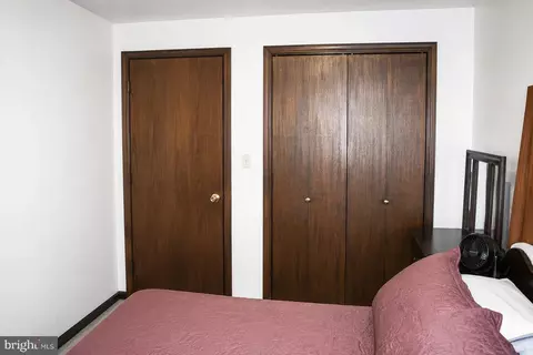 Bedroom - 922 May Rd, Lititz, PA 17543 photo 3 of 4