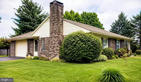 922 May Rd, Lititz, PA 17543