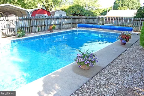 Exterior - 922 May Rd, Lititz, PA 17543 photo 5 of 9