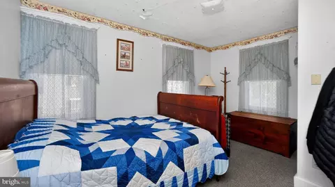 Bedroom - 40 Queen Rd, Intercourse, PA 17534 photo 2 of 3