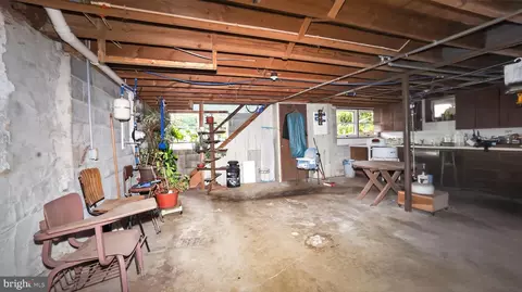 Entry Way - 40 Queen Rd, Intercourse, PA 17534 photo 6 of 6