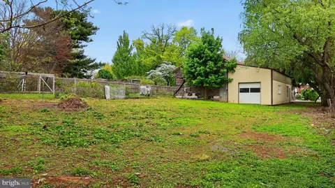 Exterior - 40 Queen Rd, Intercourse, PA 17534 photo 9 of 20