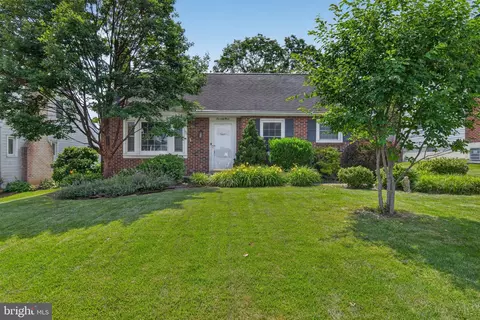 73 N Duke St, Millersville, PA 17551