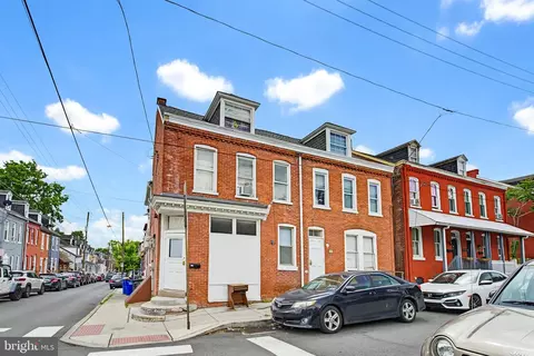 324-326 S Christian St, Lancaster, PA 17602