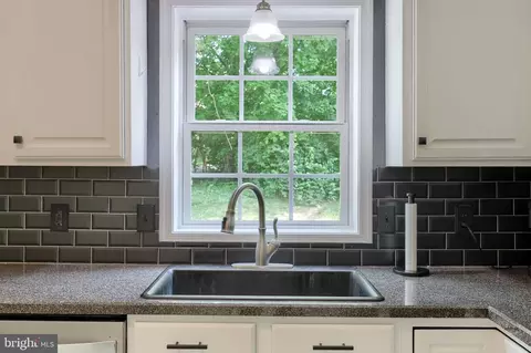 Kitchen - 337 Crosswinds Dr, Lititz, PA 17543 photo 1 of 3