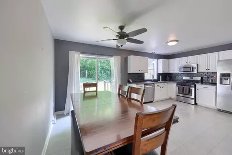 Entry Way - 337 Crosswinds Dr, Lititz, PA 17543 photo 3 of 3