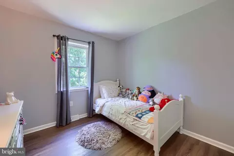 Bedroom - 337 Crosswinds Dr, Lititz, PA 17543 photo 4 of 7