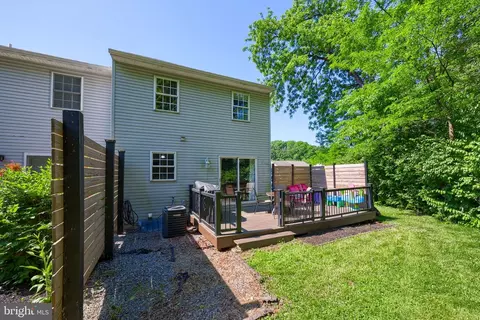 Exterior - 337 Crosswinds Dr, Lititz, PA 17543 photo 4 of 7
