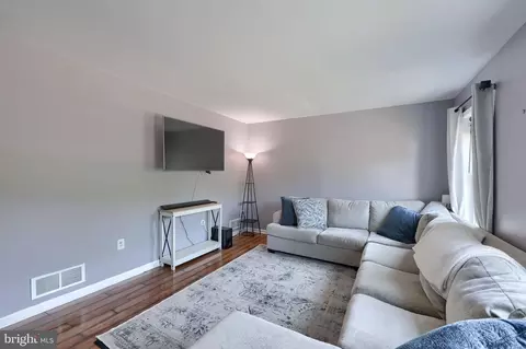 Living - 337 Crosswinds Dr, Lititz, PA 17543 photo 1 of 1