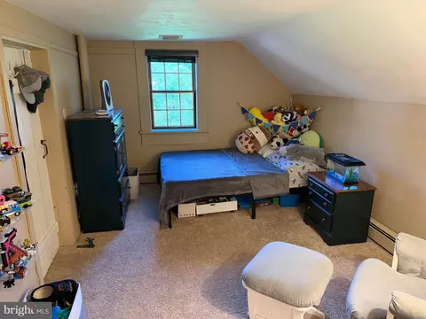Bedroom - 515 W 28th Division Hwy, Lititz, PA 17543 photo 1 of 4