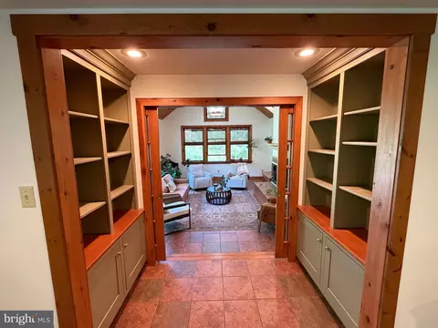 Entry Way - 515 W 28th Division Hwy, Lititz, PA 17543 photo 4 of 5