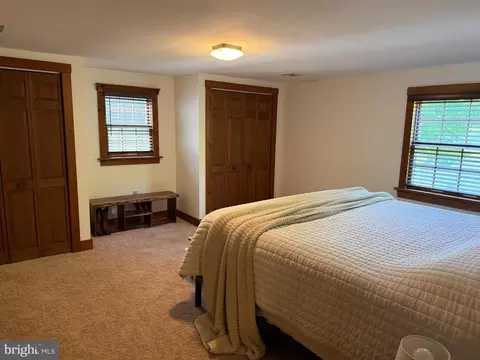 Bedroom - 515 W 28th Division Hwy, Lititz, PA 17543 photo 3 of 4