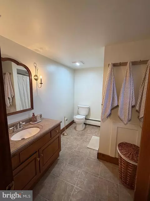 Bath - 515 W 28th Division Hwy, Lititz, PA 17543 photo 1 of 2