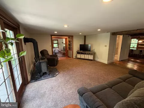 Living - 515 W 28th Division Hwy, Lititz, PA 17543 photo 2 of 2