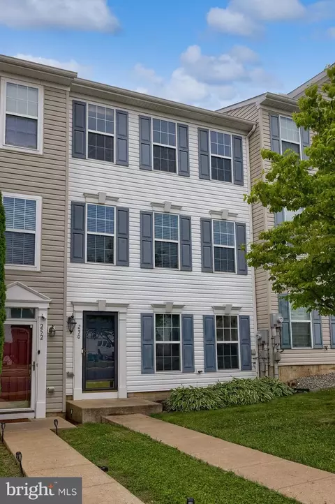 250 Kentshire Dr, Lancaster, PA 17603