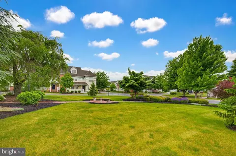 Exterior - 1037 Kent Gdn, Lititz, PA 17543 photo 3 of 5