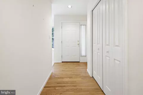 Entry Way - 1037 Kent Gdn, Lititz, PA 17543 photo 1 of 2