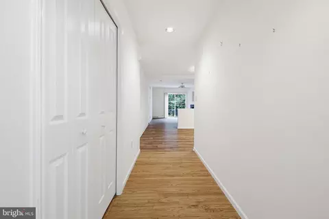 Entry Way - 1037 Kent Gdn, Lititz, PA 17543 photo 2 of 2