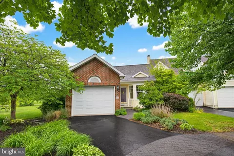 Exterior - 1037 Kent Gdn, Lititz, PA 17543 photo 2 of 5