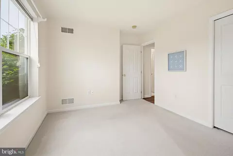 Bedroom - 1037 Kent Gdn, Lititz, PA 17543 photo 2 of 5