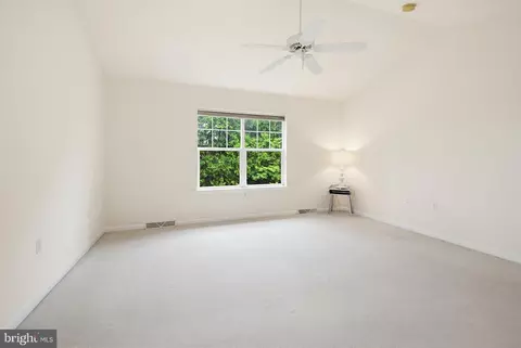 Bedroom - 1037 Kent Gdn, Lititz, PA 17543 photo 4 of 5