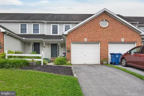 4072 Laurel Ln, Mount Joy, PA 17552