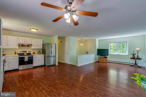 Living - 316 Snavely Mill Rd, Lititz, PA 17543 photo 2 of 9