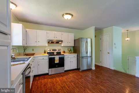 Kitchen - 316 Snavely Mill Rd, Lititz, PA 17543 photo 2 of 2