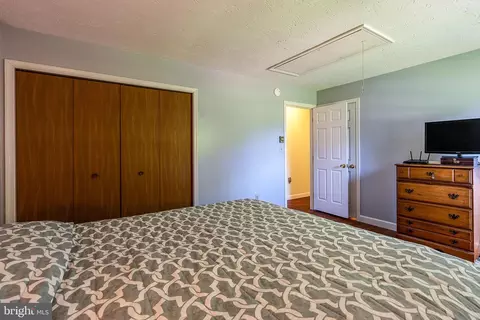Bedroom - 316 Snavely Mill Rd, Lititz, PA 17543 photo 2 of 5