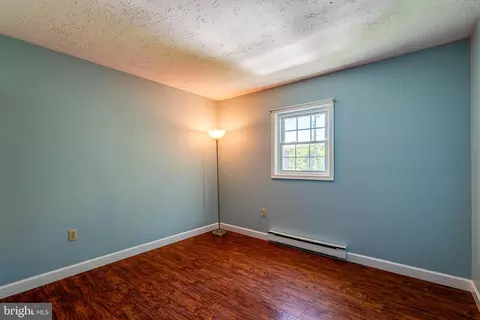 Bedroom - 316 Snavely Mill Rd, Lititz, PA 17543 photo 4 of 5