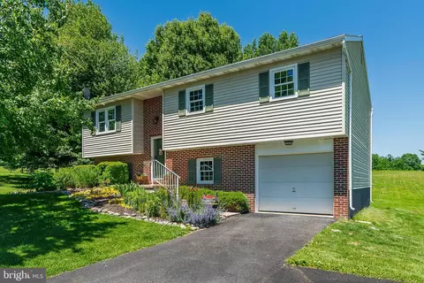 Exterior - 316 Snavely Mill Rd, Lititz, PA 17543 photo 2 of 13