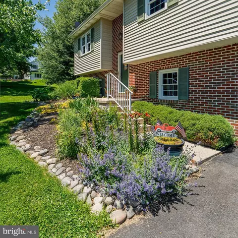 Exterior - 316 Snavely Mill Rd, Lititz, PA 17543 photo 4 of 13