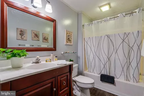 Bath - 316 Snavely Mill Rd, Lititz, PA 17543 photo 2 of 2