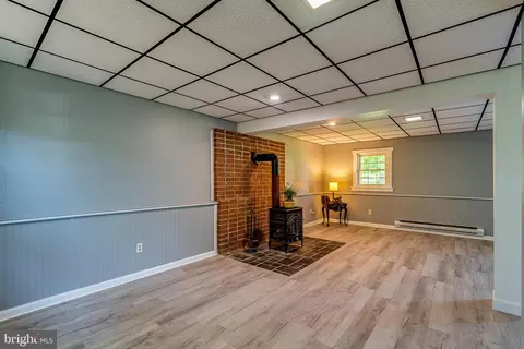 Living - 316 Snavely Mill Rd, Lititz, PA 17543 photo 9 of 9