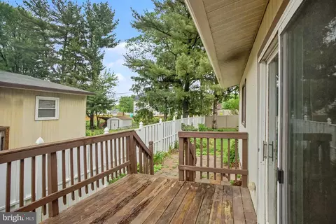 Exterior - 541 Golden St, Lititz, PA 17543 photo 5 of 7