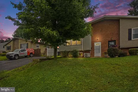 Exterior - 541 Golden St, Lititz, PA 17543 photo 2 of 7