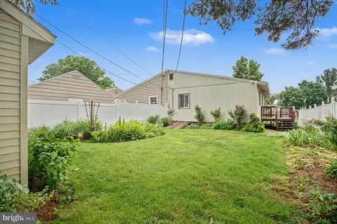 Exterior - 541 Golden St, Lititz, PA 17543 photo 6 of 7