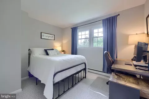 Bedroom - 1019 Devonshire Rd, Lancaster, PA 17601 photo 4 of 4
