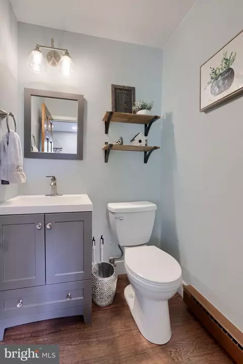 Bath - 1019 Devonshire Rd, Lancaster, PA 17601 photo 1 of 4