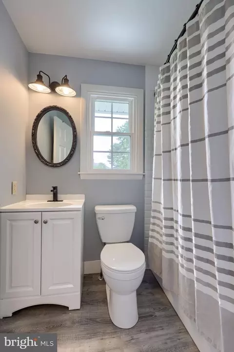 Bath - 1019 Devonshire Rd, Lancaster, PA 17601 photo 4 of 4