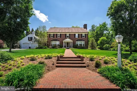 1320 Homestead Ln, Lancaster, PA 17603